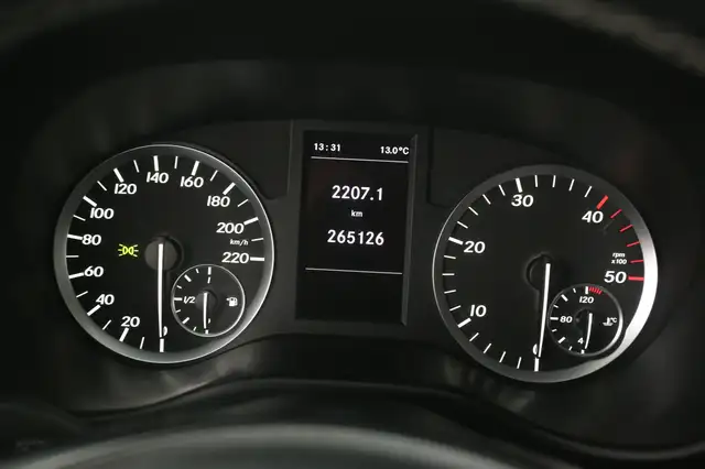 Mercedes-Benz Vito view 13