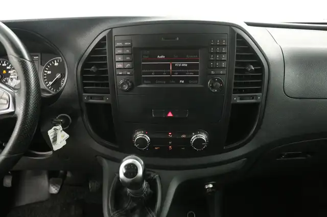 Mercedes-Benz Vito view 12