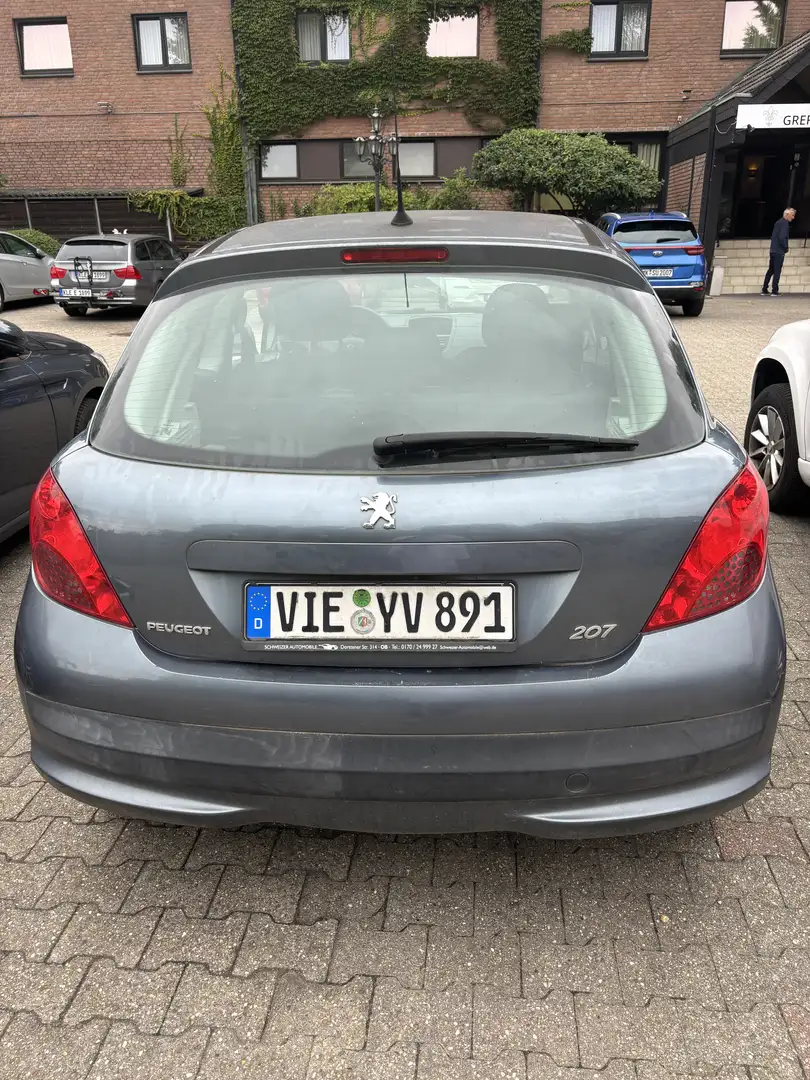 Peugeot 207 Grau - 2