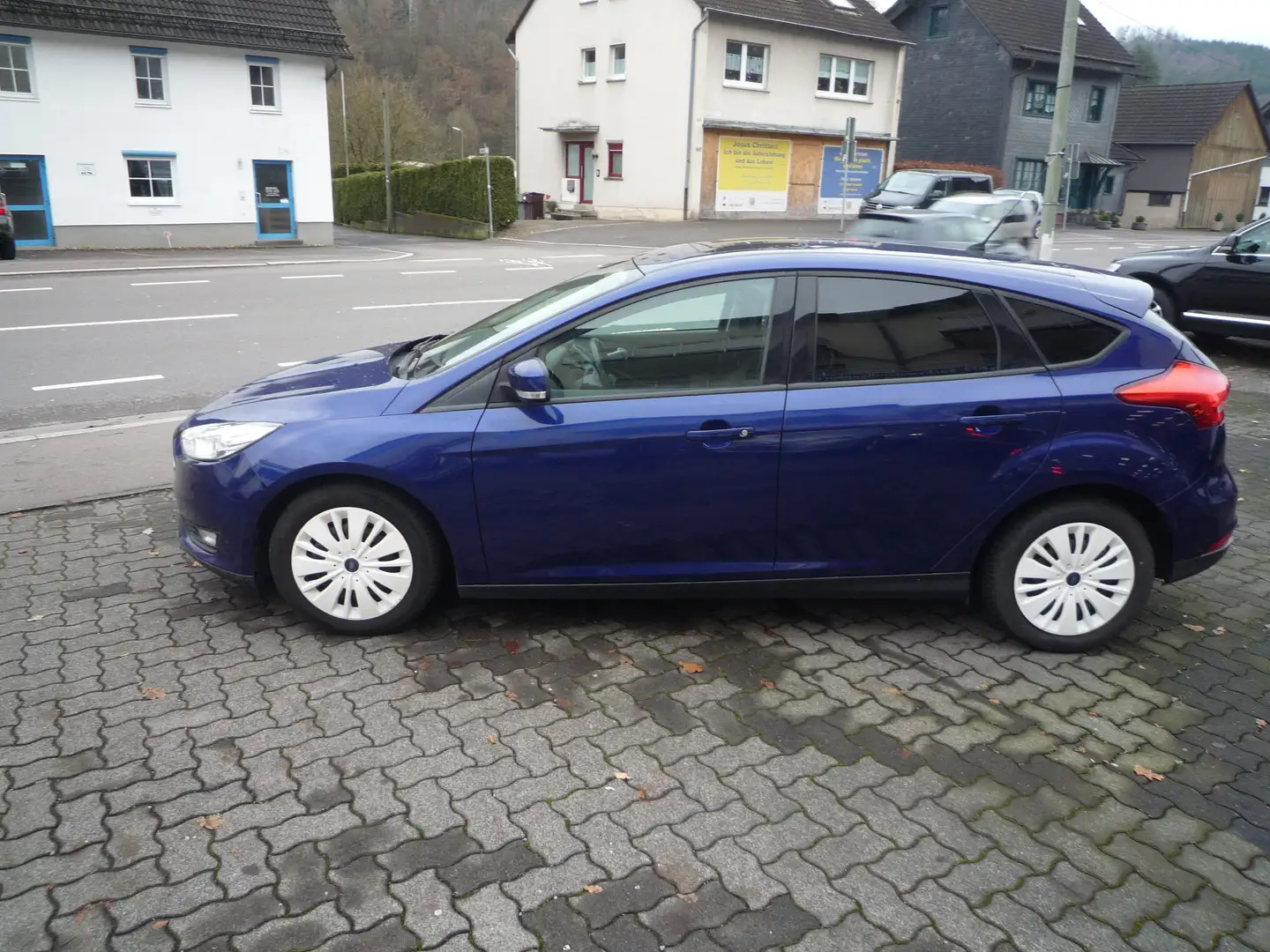 Ford Focus Business Blau - 2