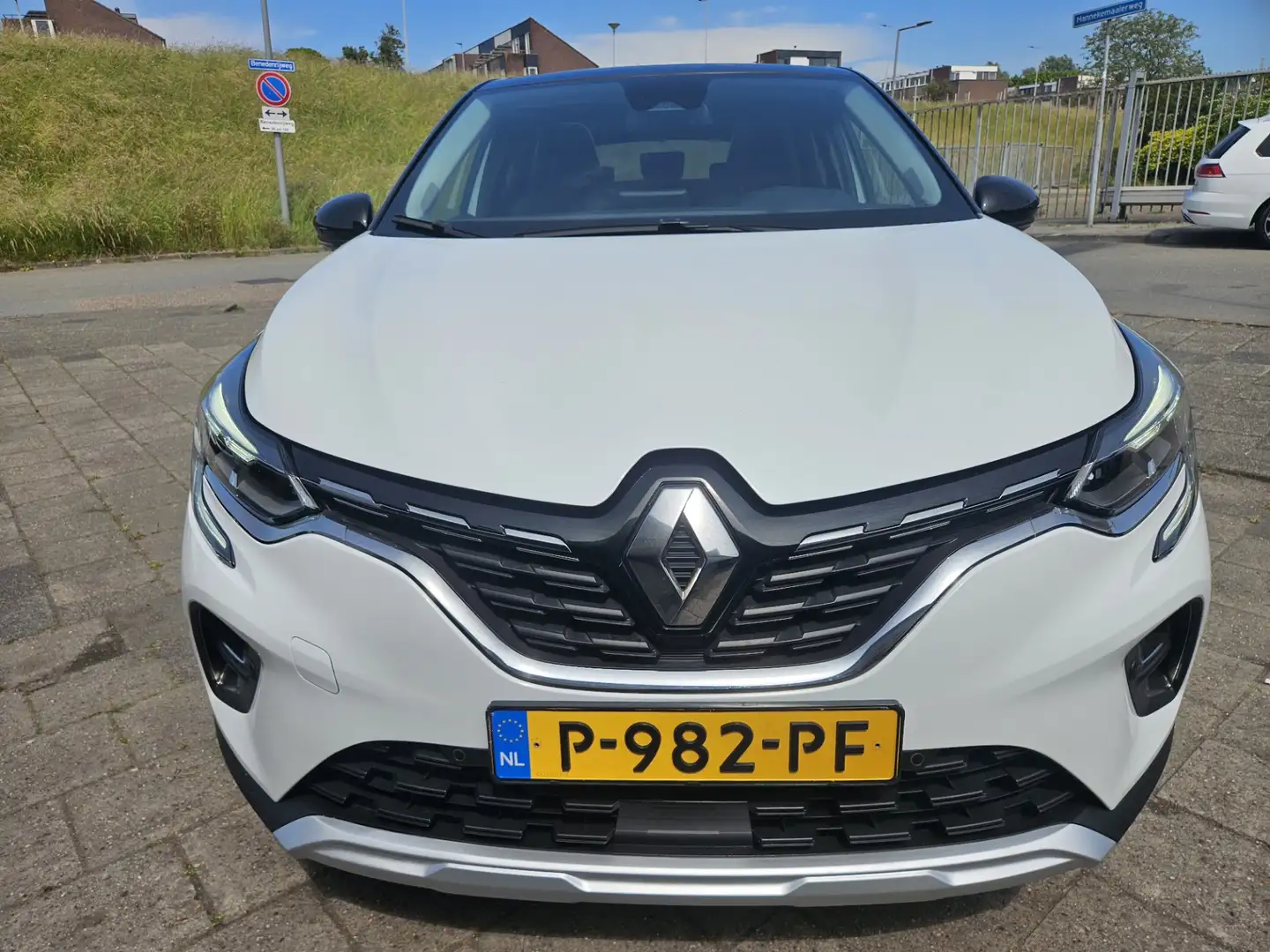 Renault Captur 1.6 E-Tech Plug-in Hybrid 160 Business Wit - 2