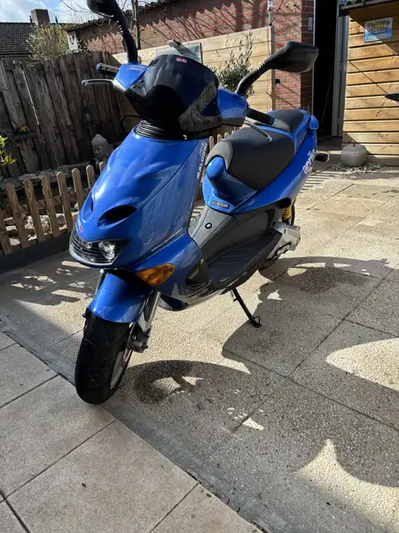 Aprilia SR 50 - foto 4