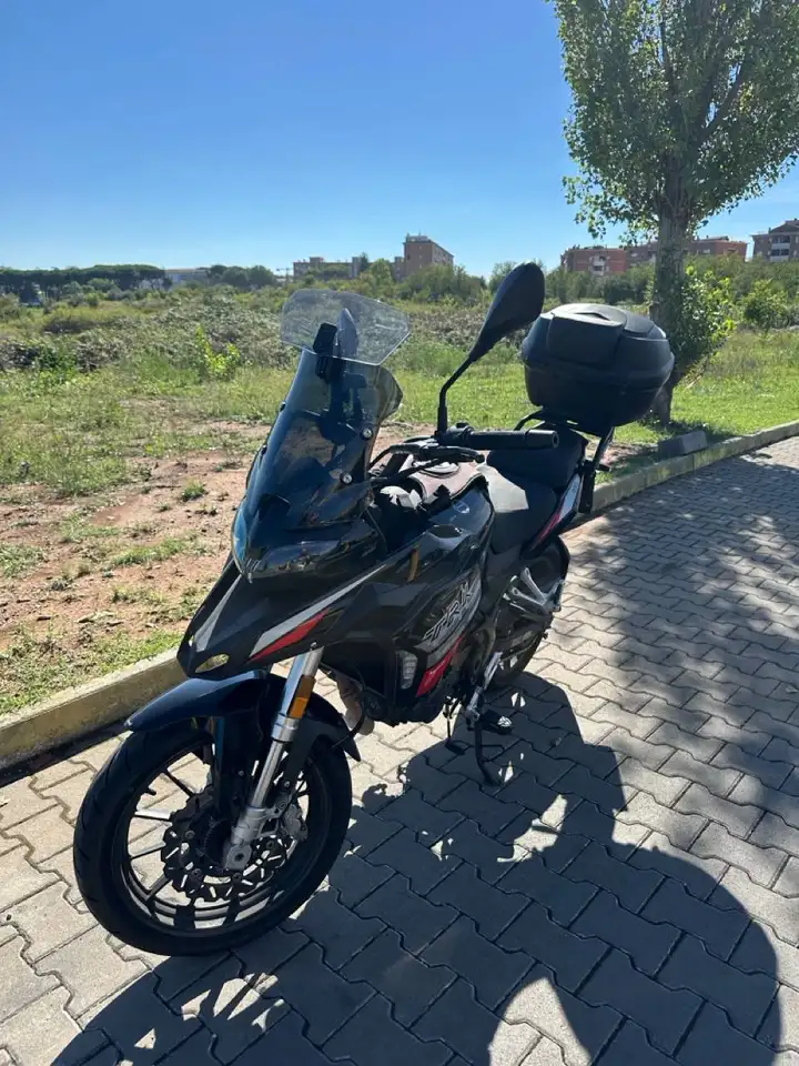 Benelli TRK 251