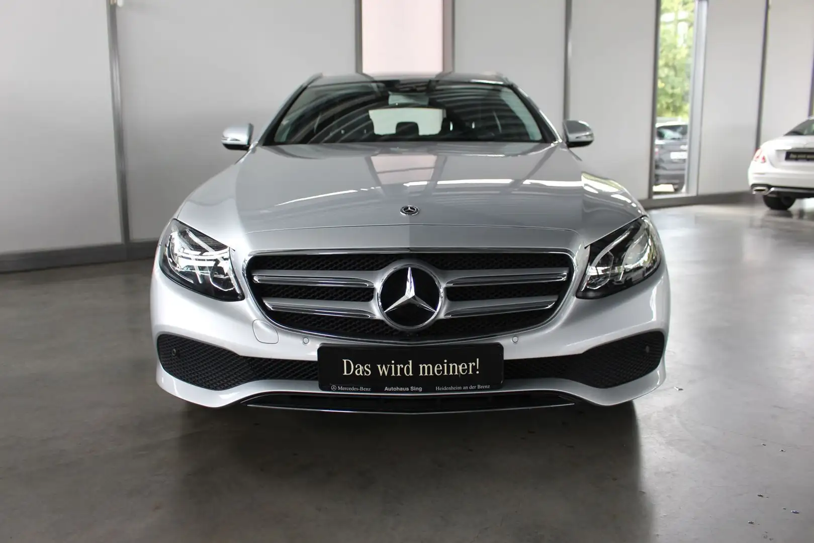 Mercedes-Benz E 220 d T Avantgarde LED Kamera EASY-PACK-Heck Zilver - 2