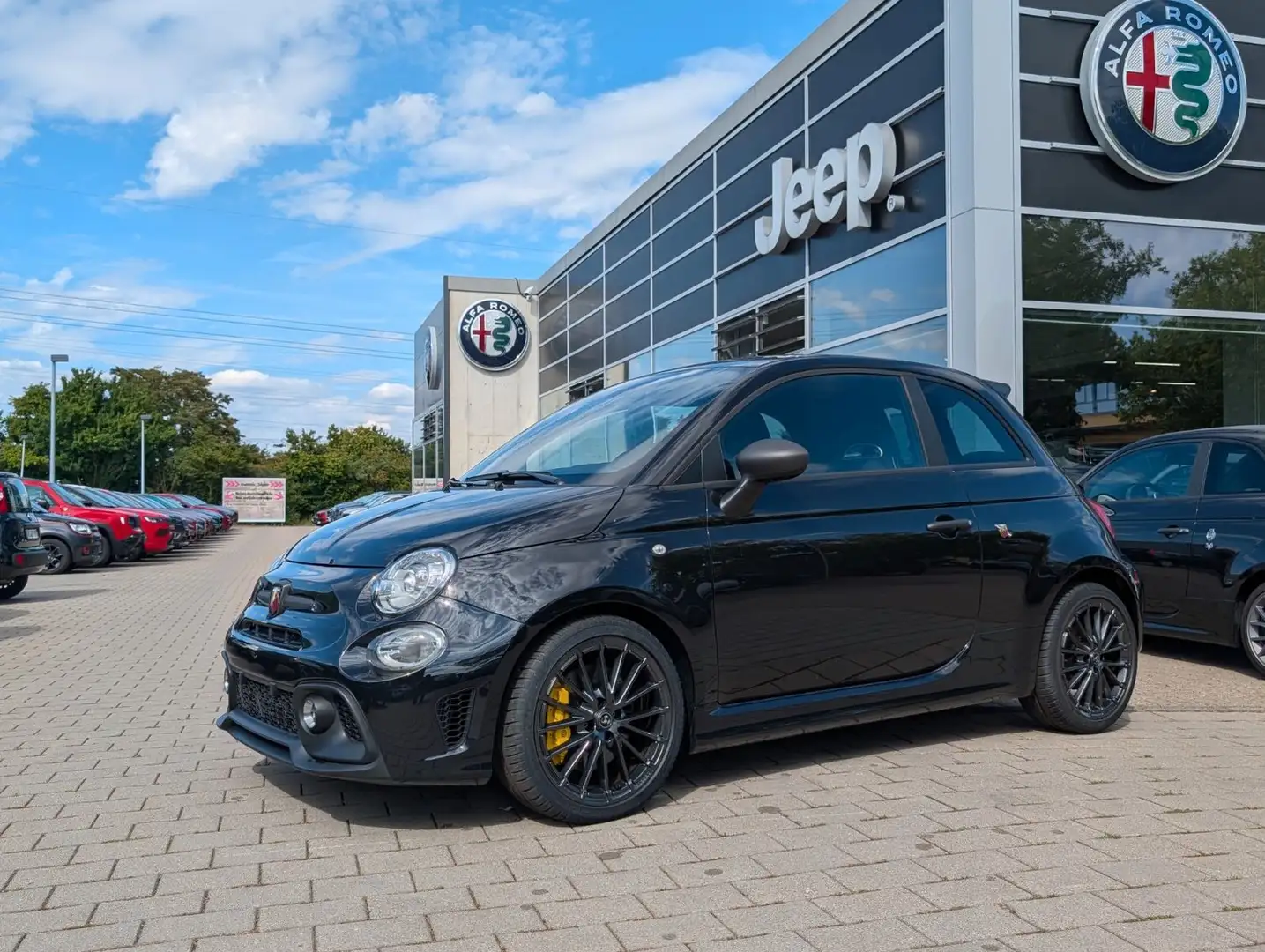 Abarth 695 180 PS  T-Jet  Schalter BEATS PDC  EU Schwarz - 1