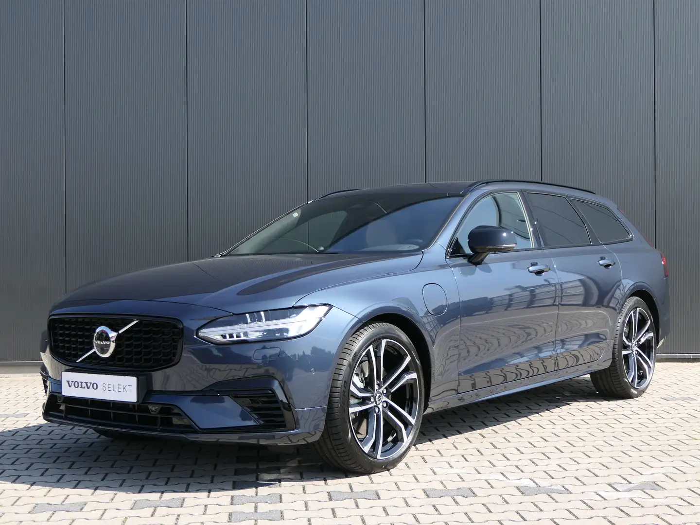 Volvo V90 T8 Plug-in hybrid AWD Ultra Executive Edition | Bo Bleu - 1