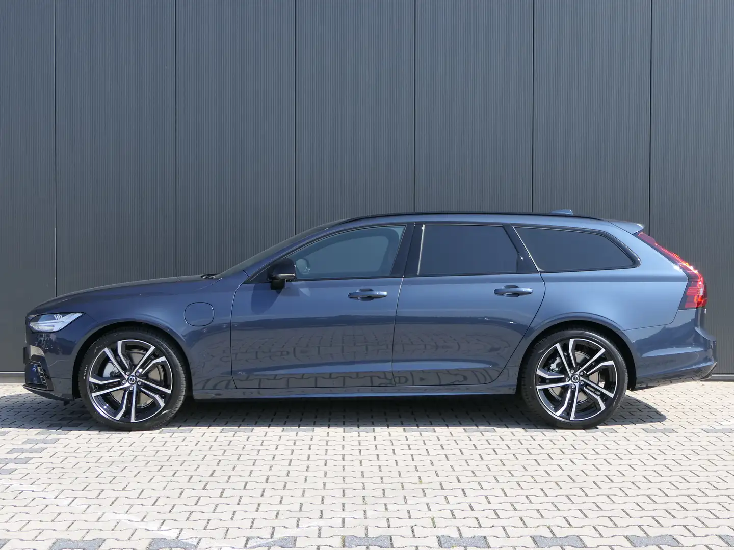 Volvo V90 T8 Plug-in hybrid AWD Ultra Executive Edition | Bo Bleu - 2