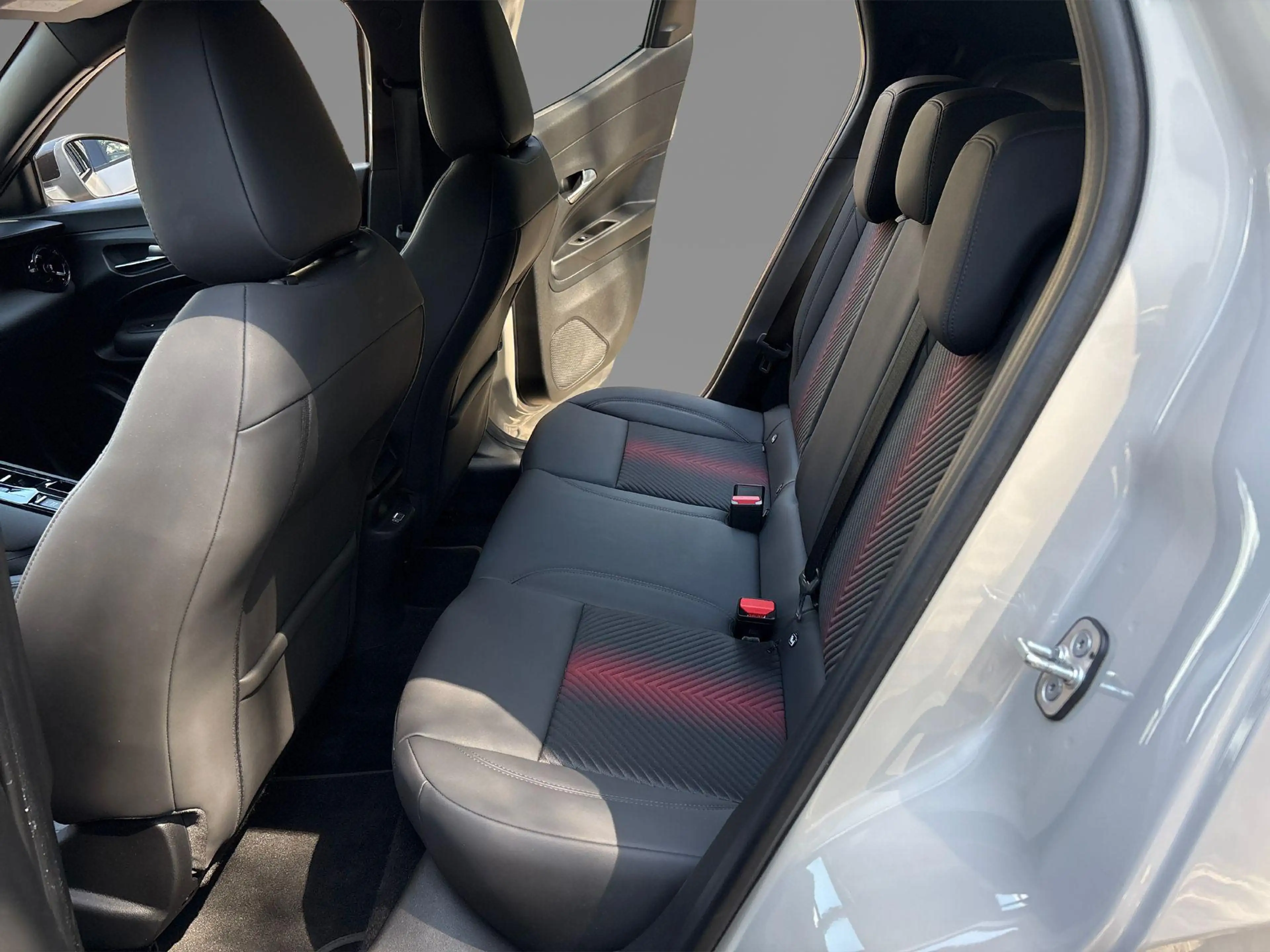 Alfa Romeo Junior 1.2 Turbo Hybrid Ibrida Speciale | Navigatie | Par — photo 7