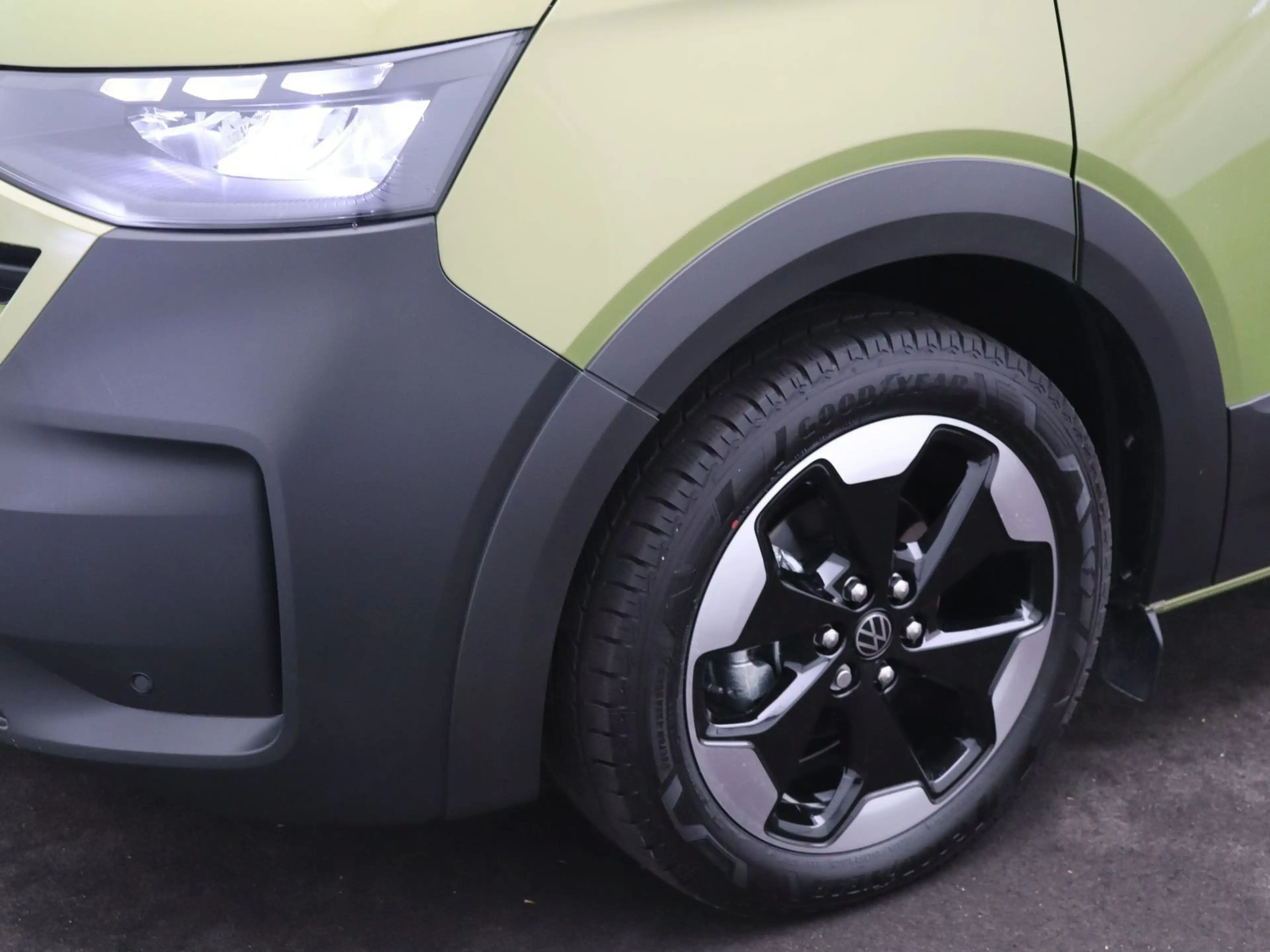 Volkswagen T7 Caravelle Life DSG/ Navi, Pano, AHK, LED, RFK — photo 11