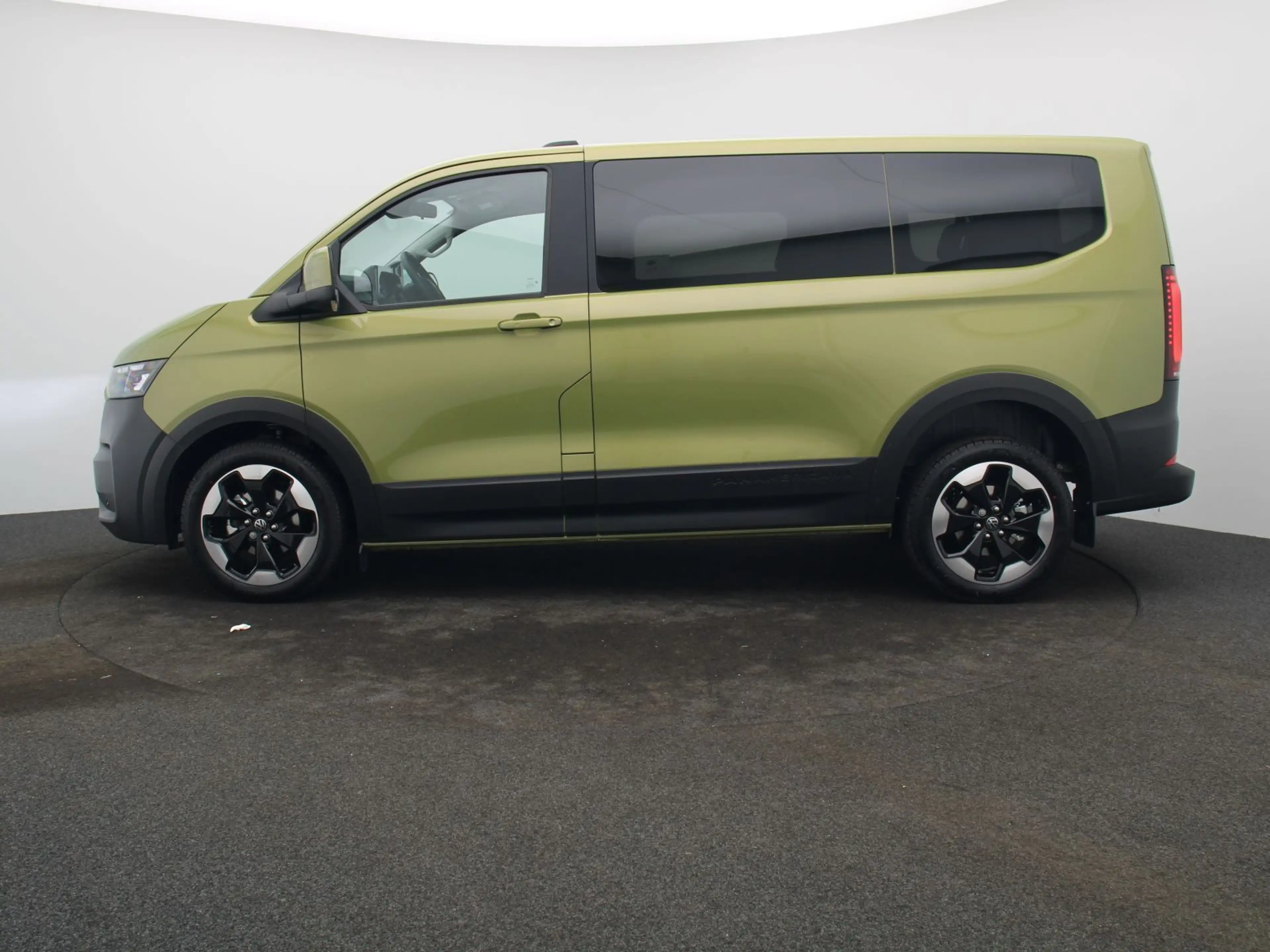 Volkswagen T7 Caravelle Life DSG/ Navi, Pano, AHK, LED, RFK — photo 5