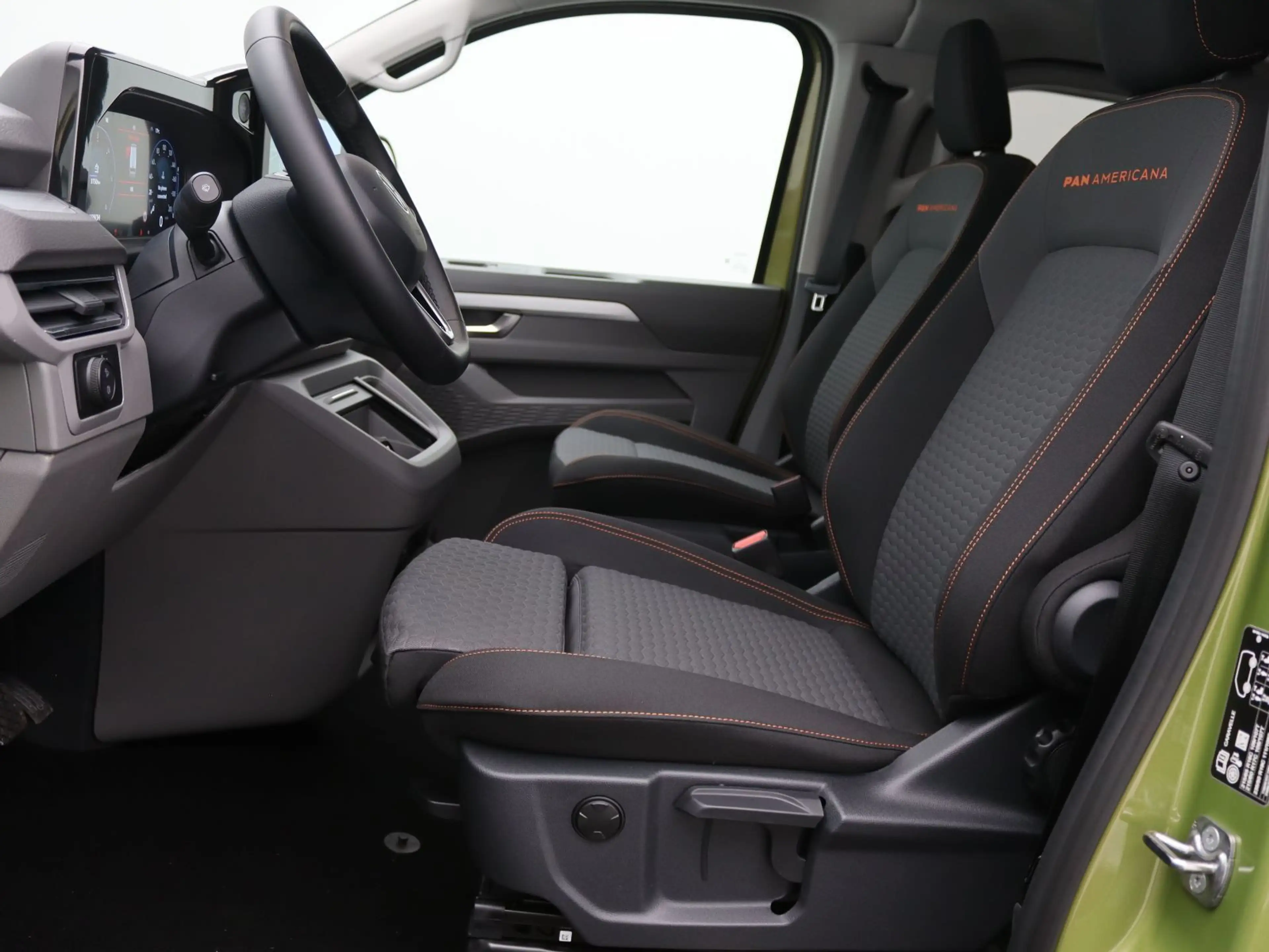 Volkswagen T7 Caravelle Life DSG/ Navi, Pano, AHK, LED, RFK — photo 12