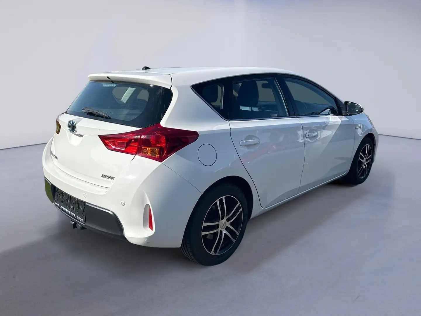 Toyota Auris 1,8 VVT-i Hybrid Active Blanc - 2