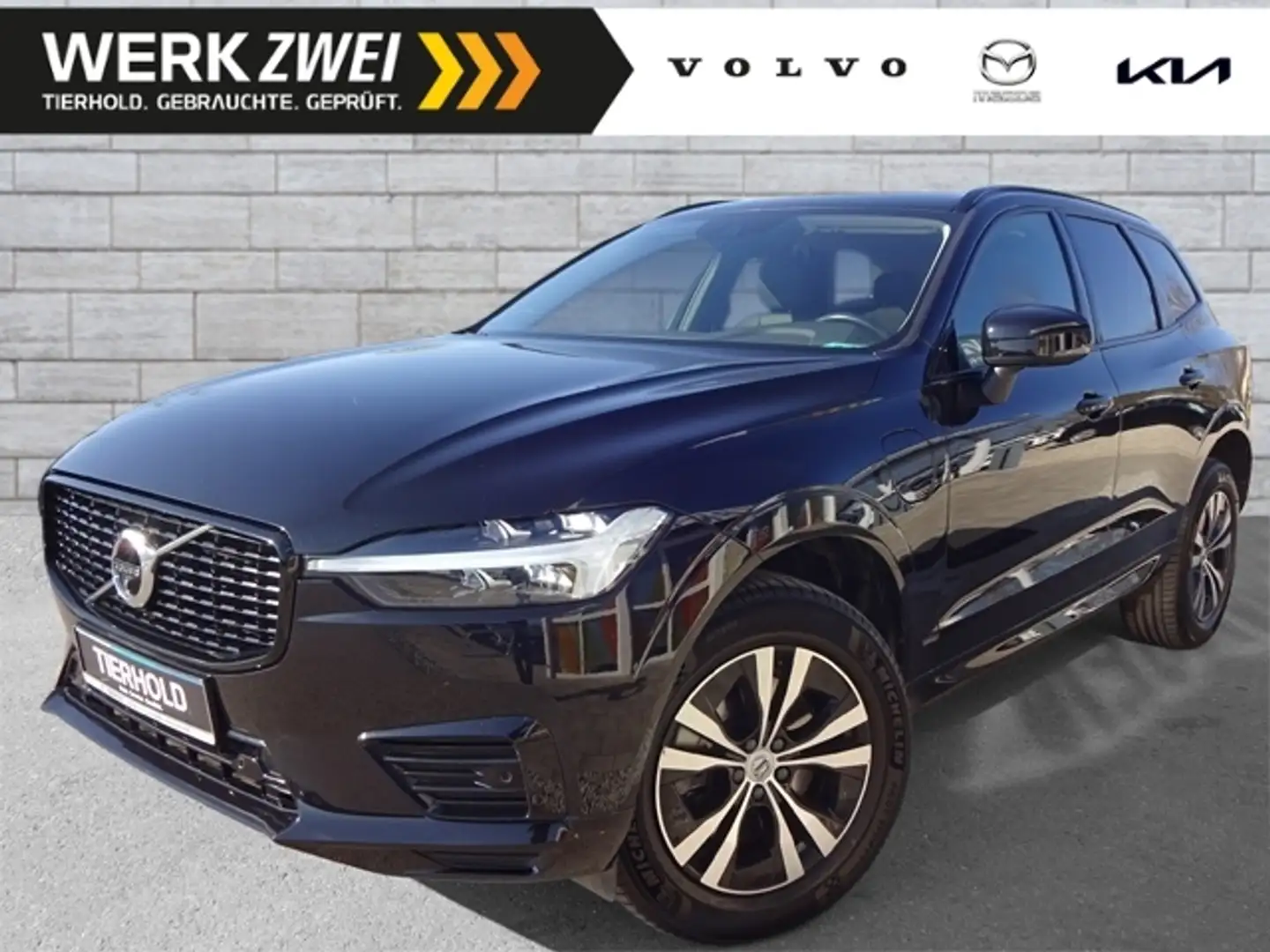 Volvo XC60 T8 R Design Plug-In AWD AHK Luftfw PANO ACC Schwarz - 1