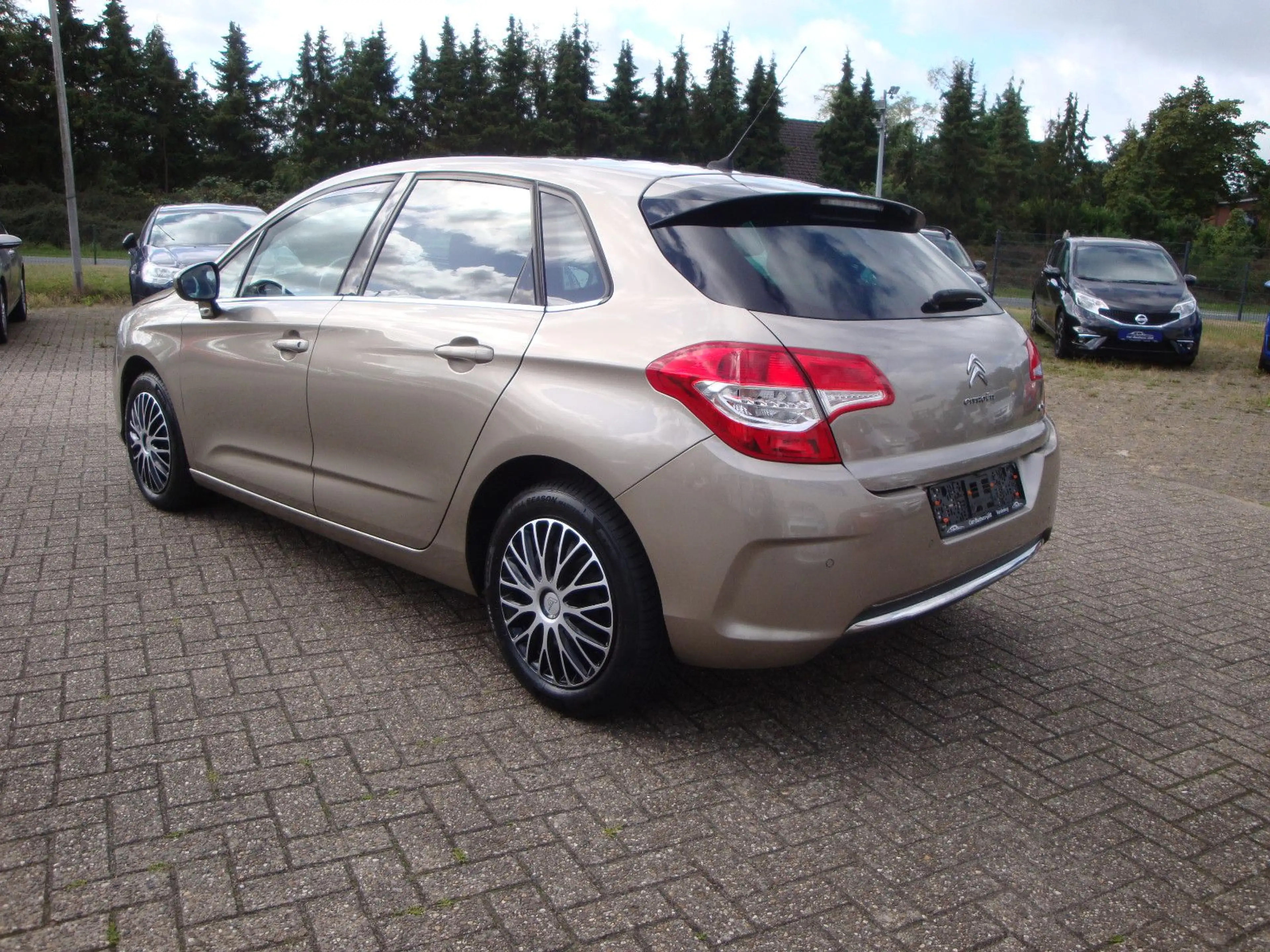 Citroen C4 Lim. Selection — photo 6