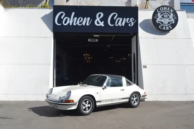 Porsche 911 main image