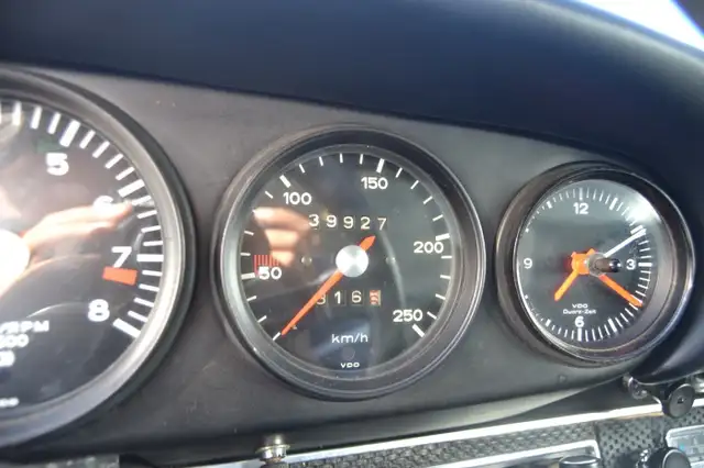 Porsche 911 view 15