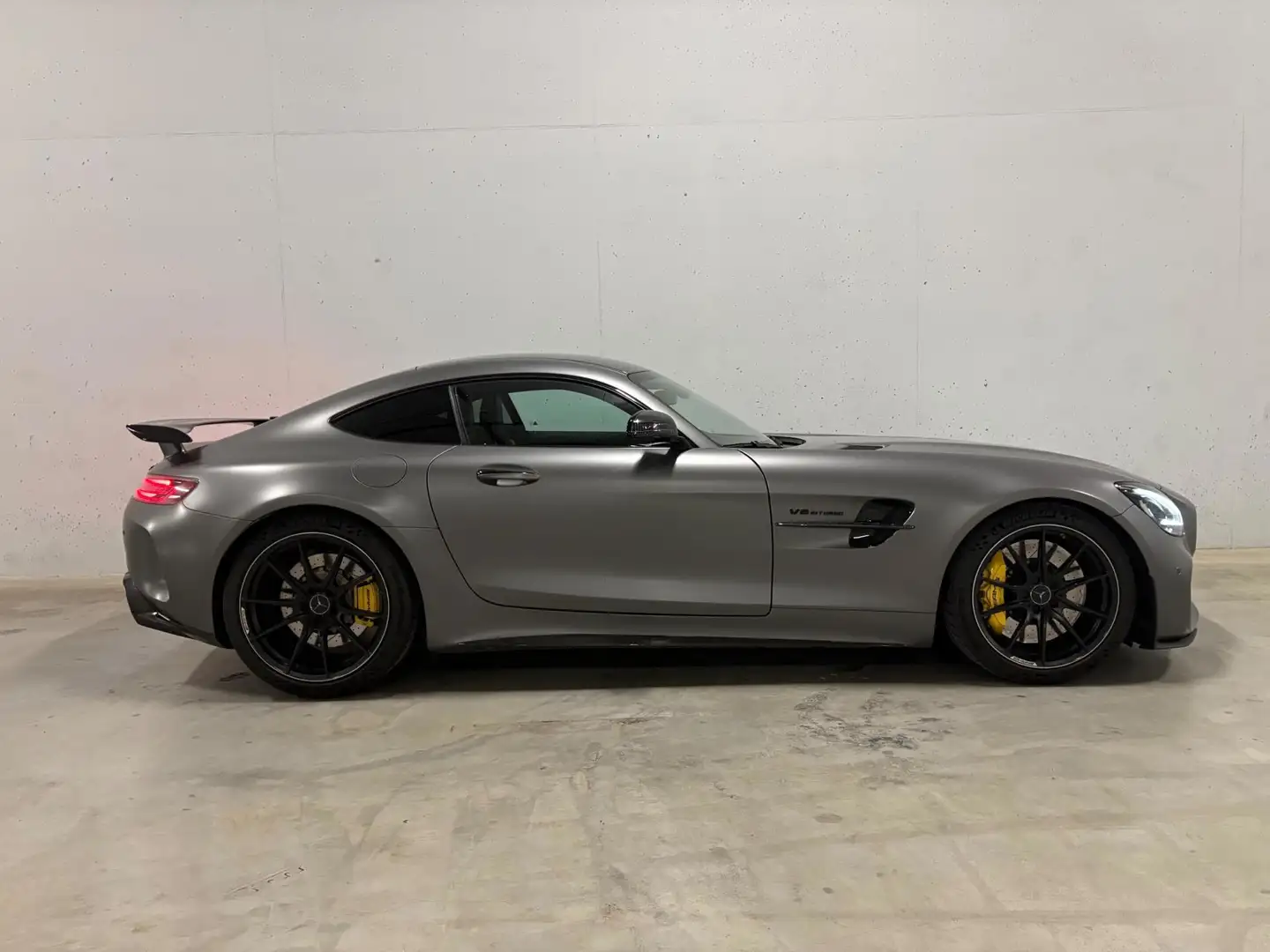Mercedes-Benz AMG GT 4.0 R Burmester BTW 21% Facelift Carbon Gris - 2