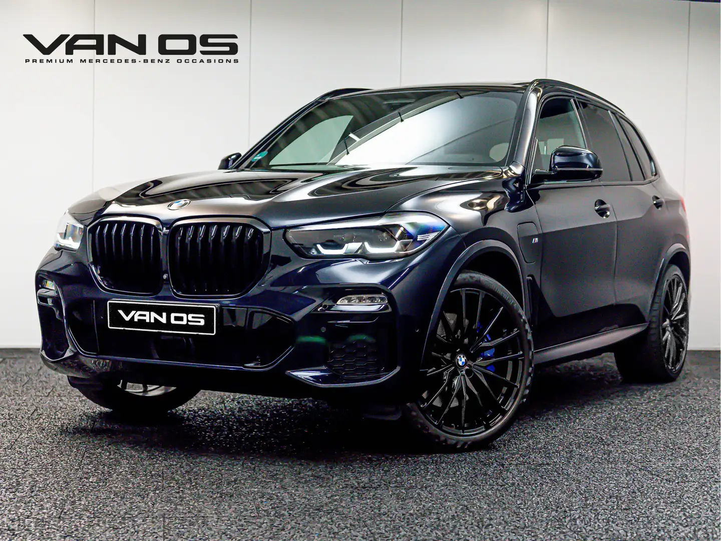 BMW X5 xDrive45eM Sport | Pano | Trekhaak | 22 inch Zwart - 1