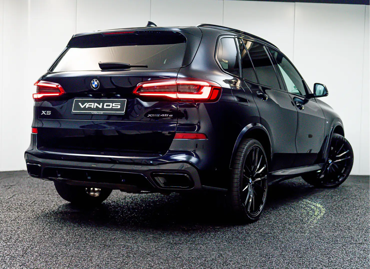 BMW X5 xDrive45eM Sport | Pano | Trekhaak | 22 inch Zwart - 2