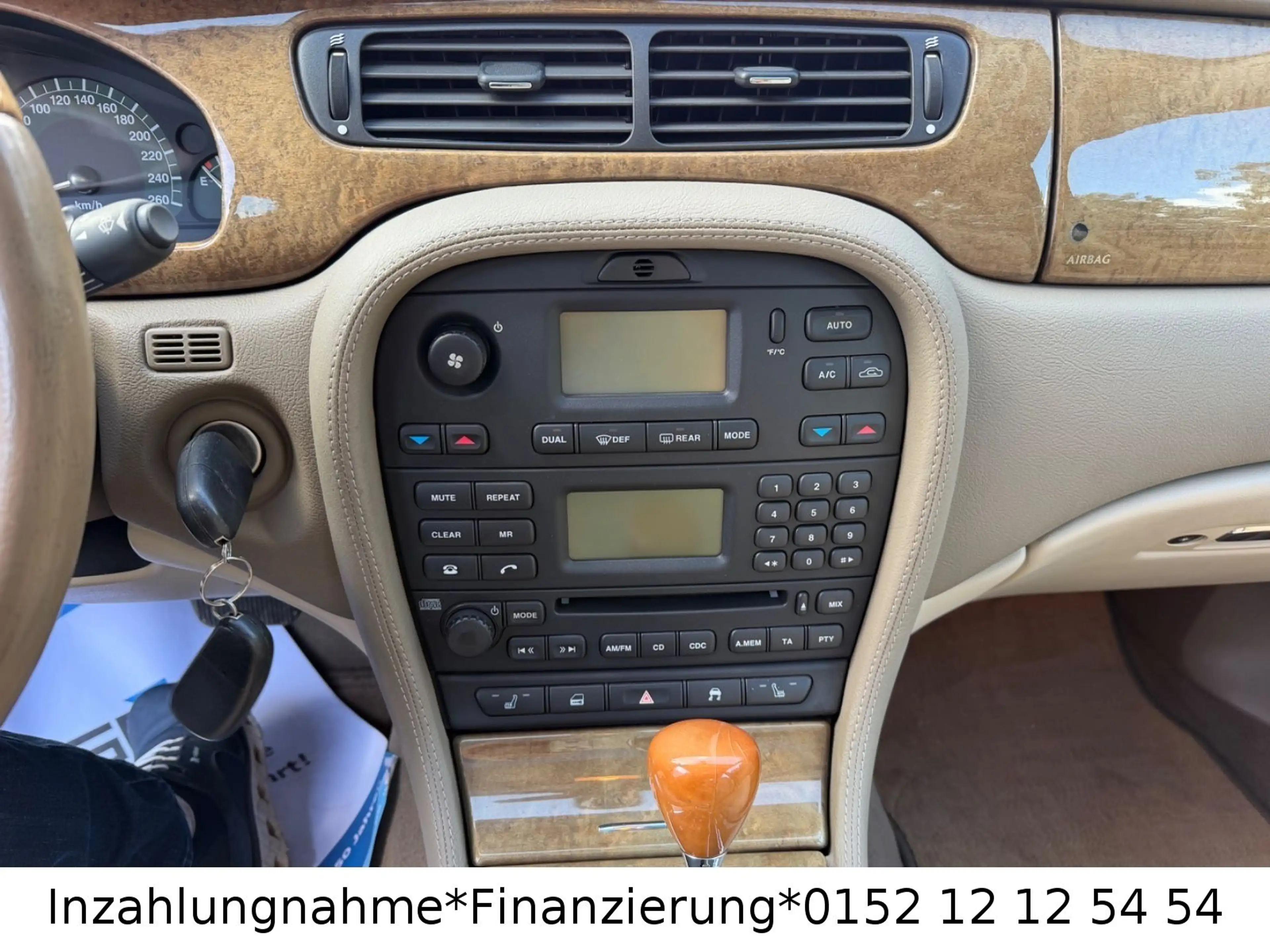 Jaguar S-Type 2.5 L V6 Executive — photo 12