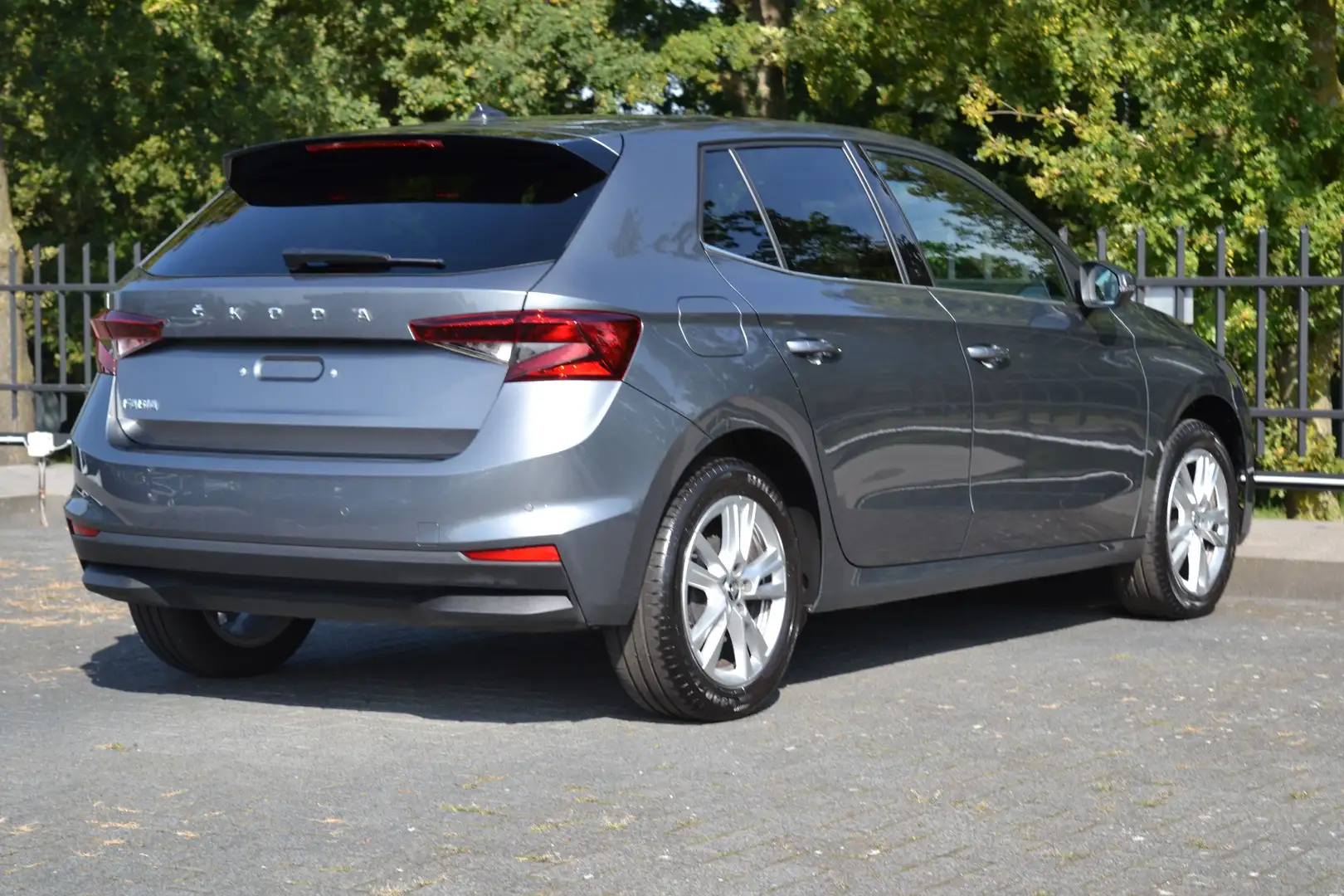 Skoda Fabia 1.0 TSI Style Stoelverw. | LED Koplampen | LM Velg Gris - 2