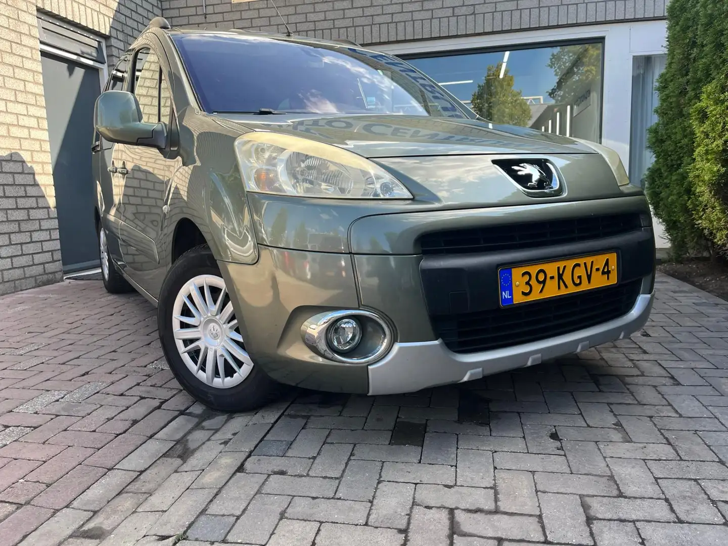 Peugeot Partner Tepee 1.6 XT Executive Zeer mooi Perfect onderhoud Vert - 2