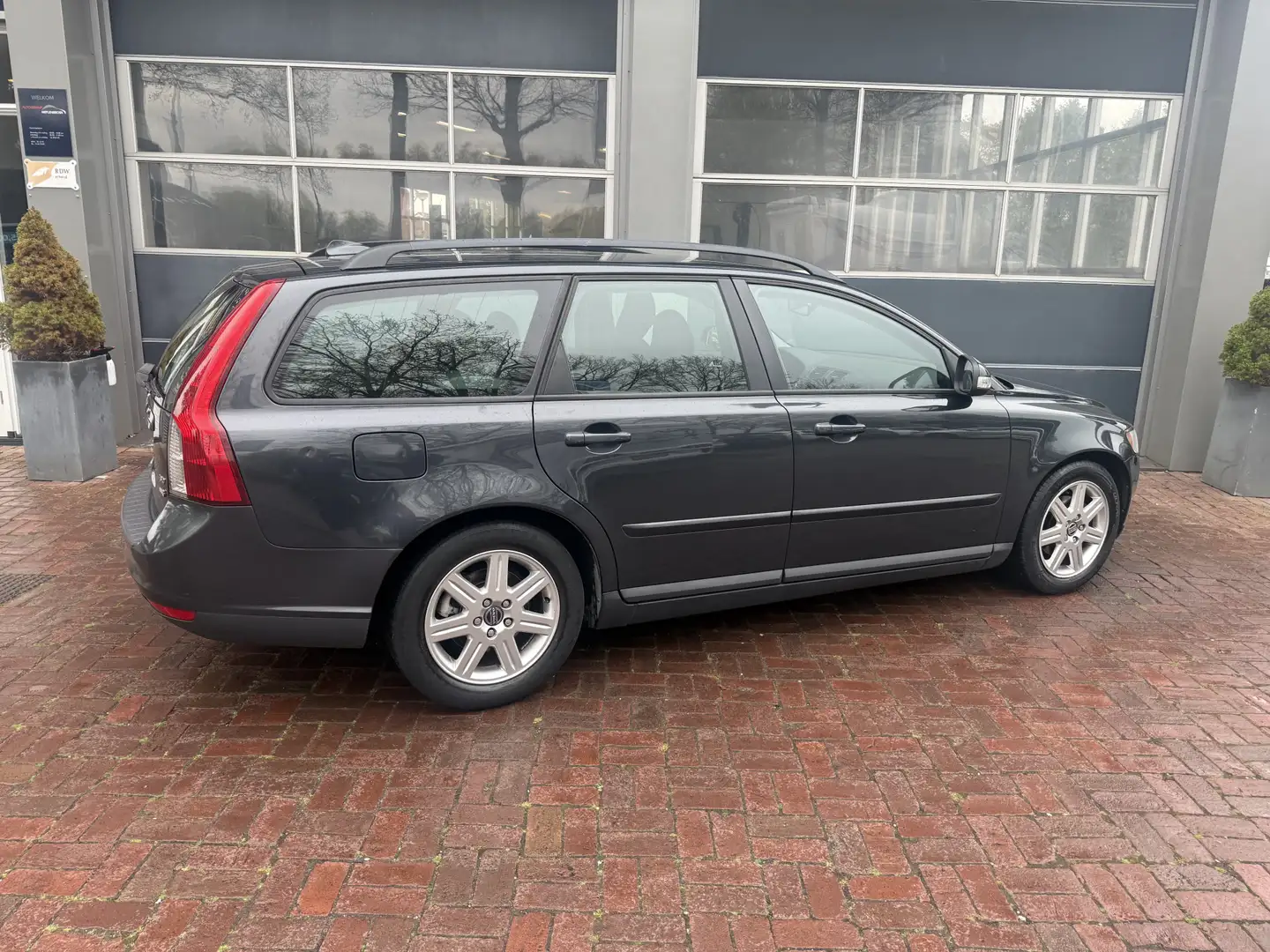 Volvo V50 1.6D DRIVe Bj 2009 Ideale gezinswagen 109PK Grau - 2