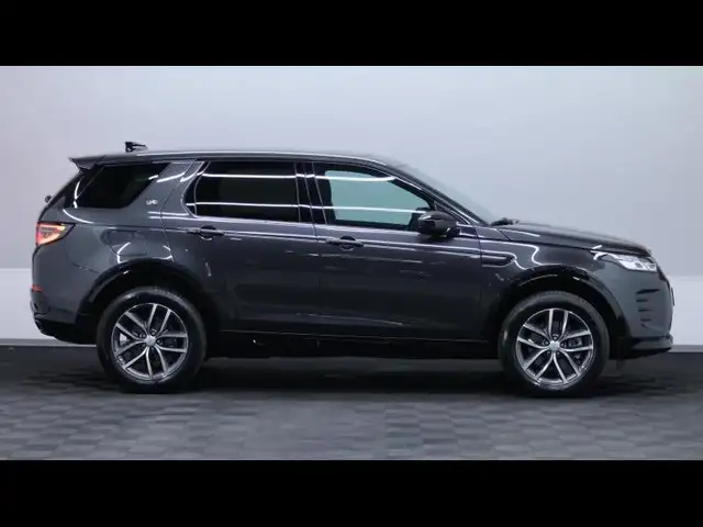 Land Rover Discovery Sport view 4
