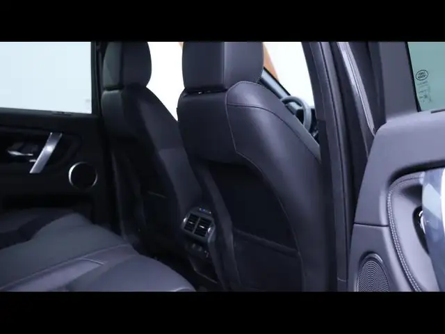 Land Rover Discovery Sport view 13