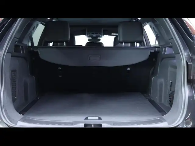 Land Rover Discovery Sport view 7