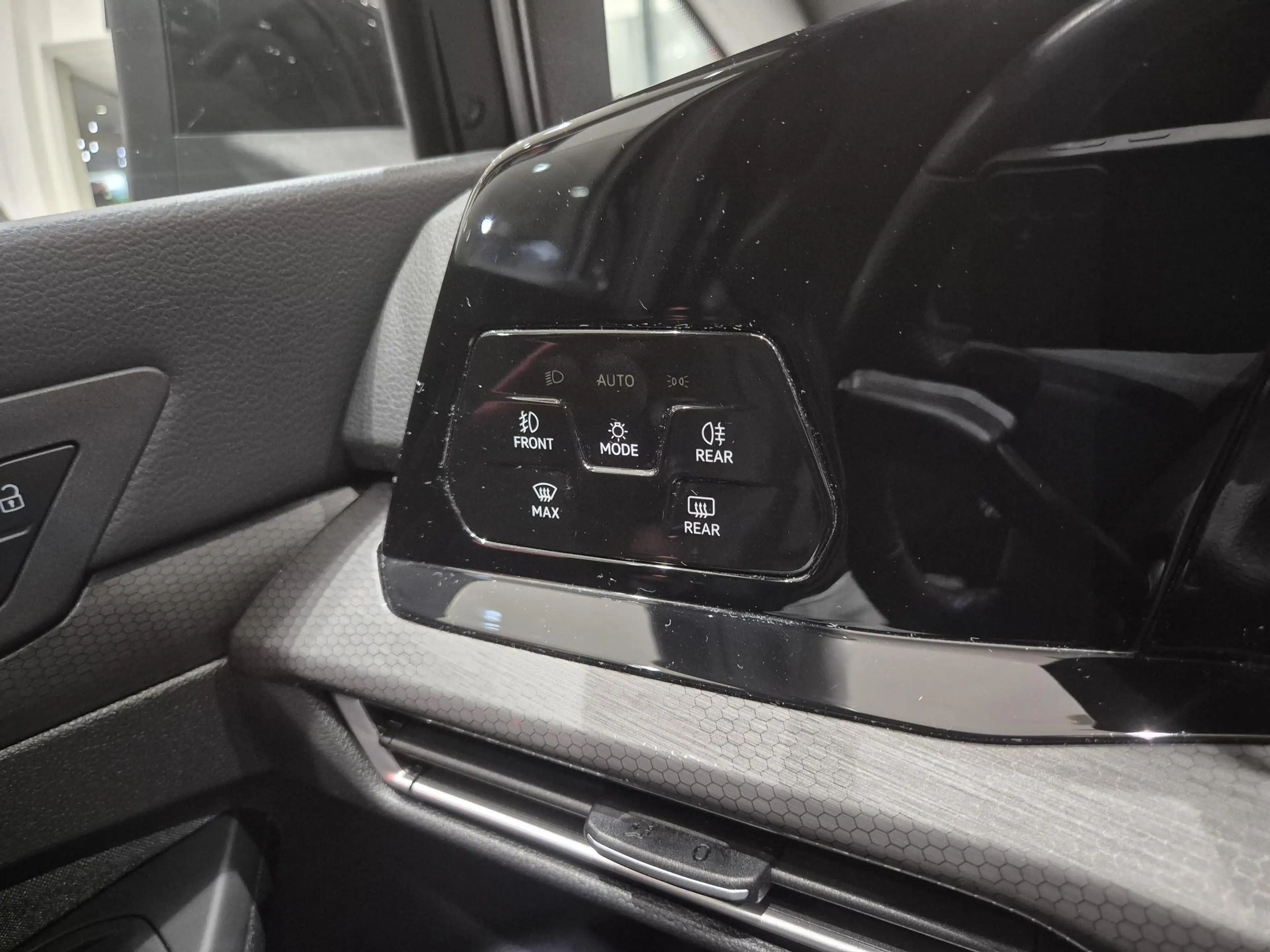 Volkswagen Golf GTE 1.4 eHybrid | Stoelverwarming | Navigatie | Apple — photo 24
