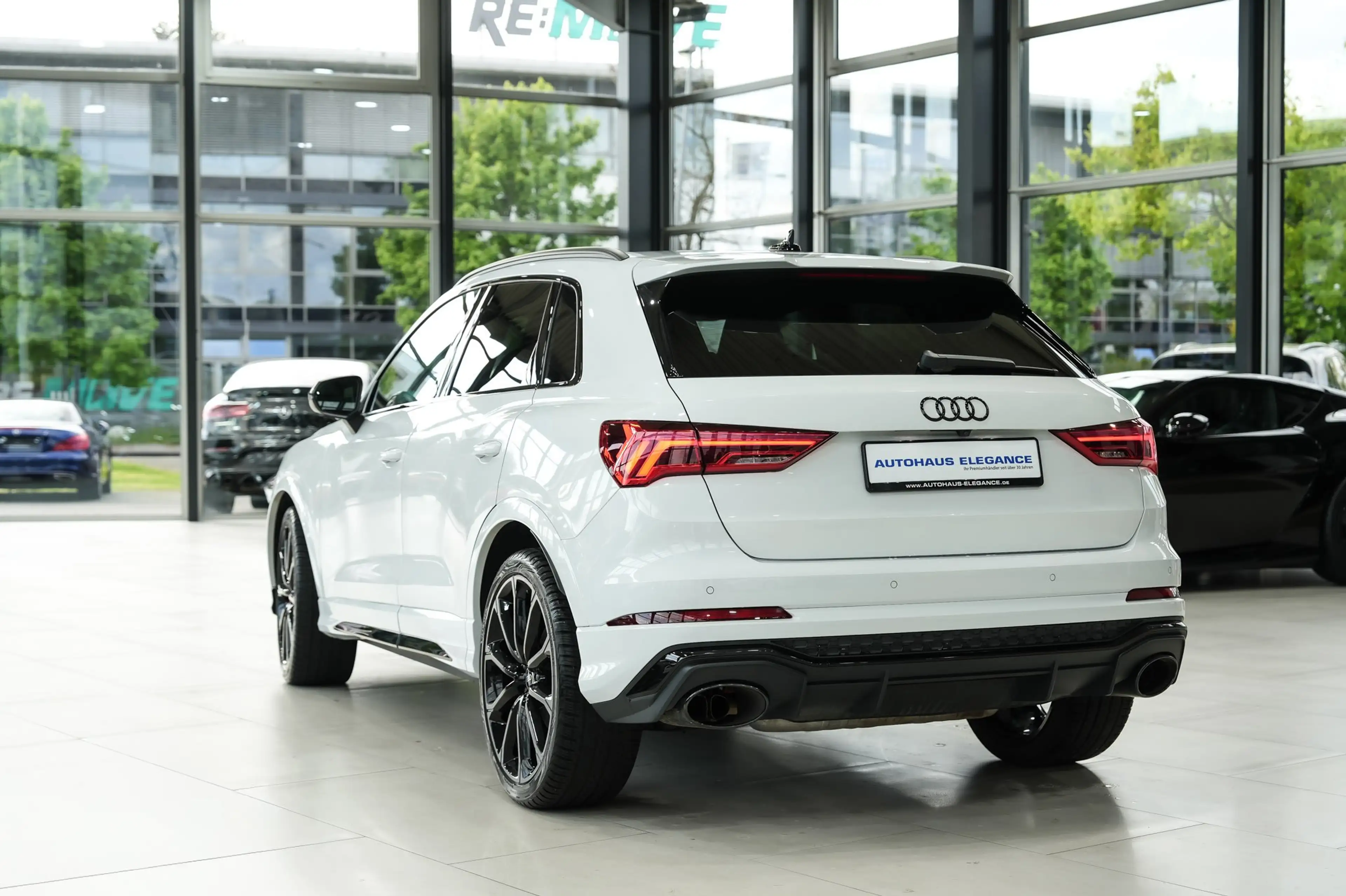 Audi RS Q3 2.5 TFSI quattro*RS.ABGAS*SPORTSITZE*KERAMIK — photo 3