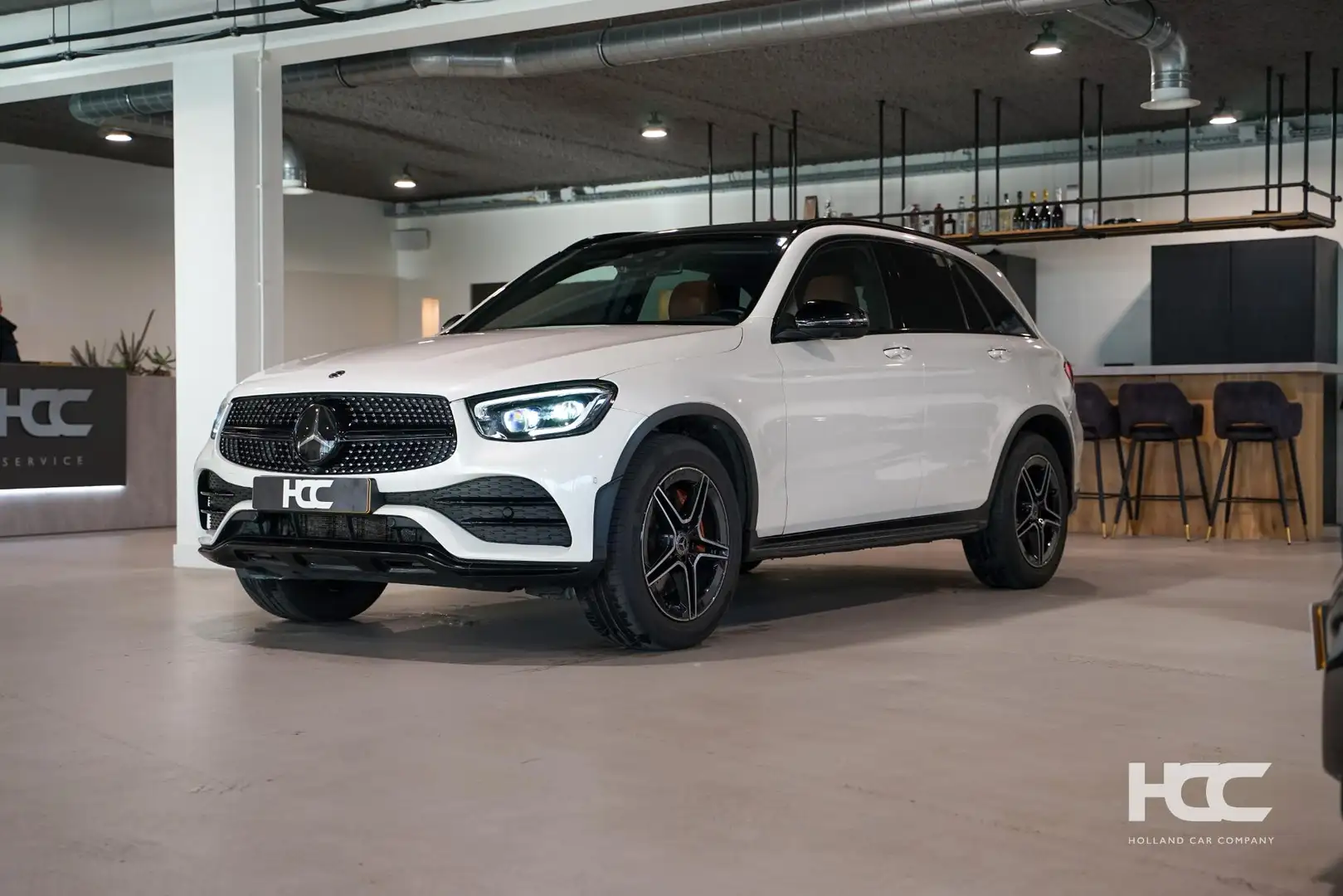 Mercedes-Benz GLC 200 AMG | Luchtvering | Stoelkoeling | Panorama Blanc - 1