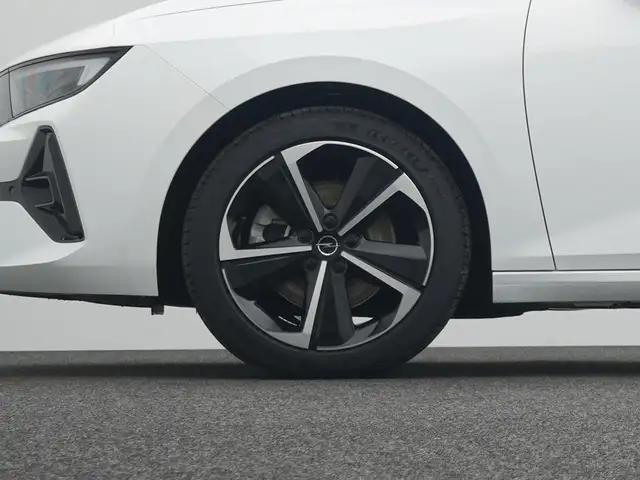 Opel Astra view 10