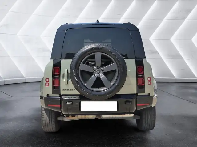 Land Rover Defender 110 view 3