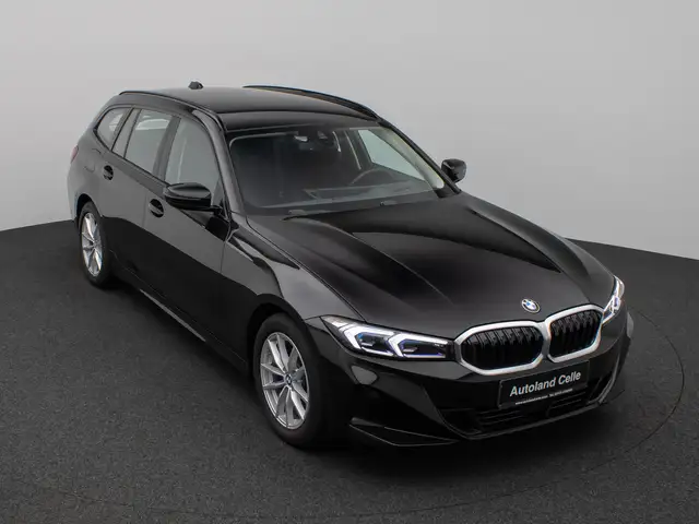 BMW 3 Series view 3