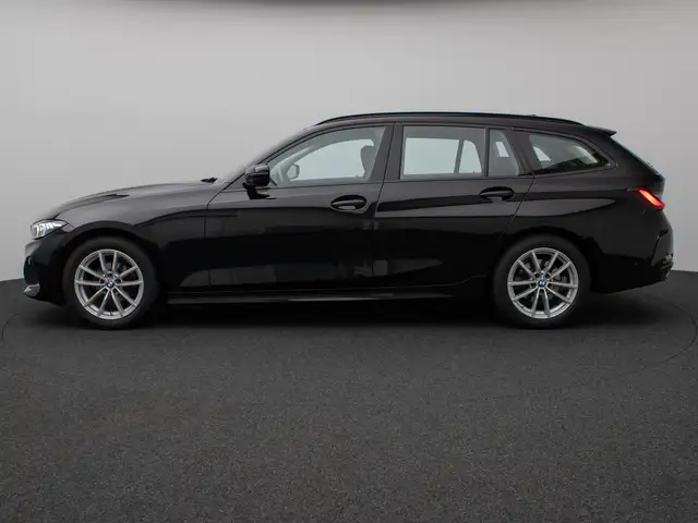 BMW 3 Series view 11