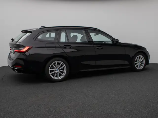 BMW 3 Series view 6