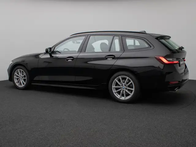BMW 3 Series view 10