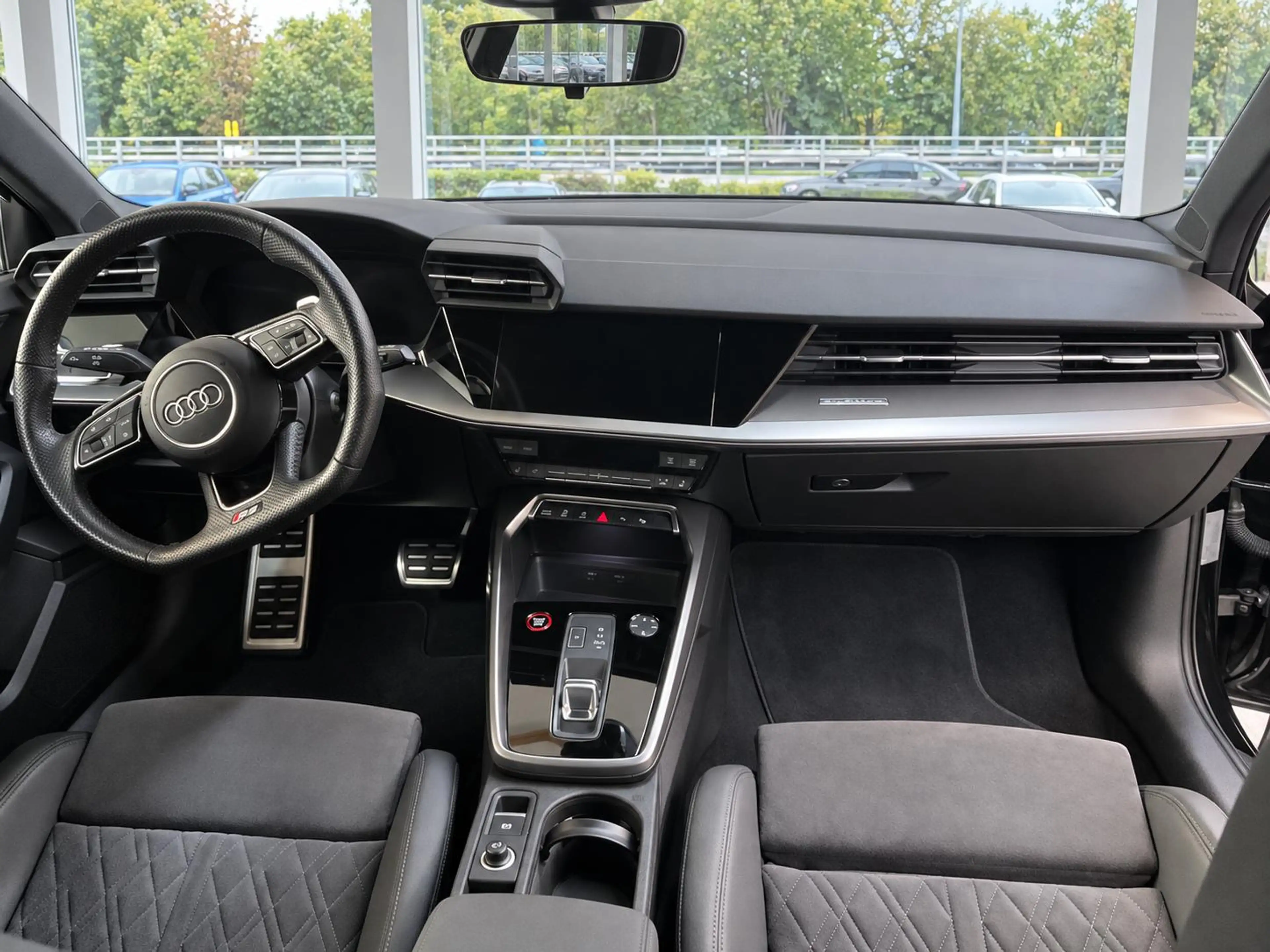 Audi RS3 2.5 TFSI Sportback MMI NAVI+*LED*SITZH*19Z* — photo 5