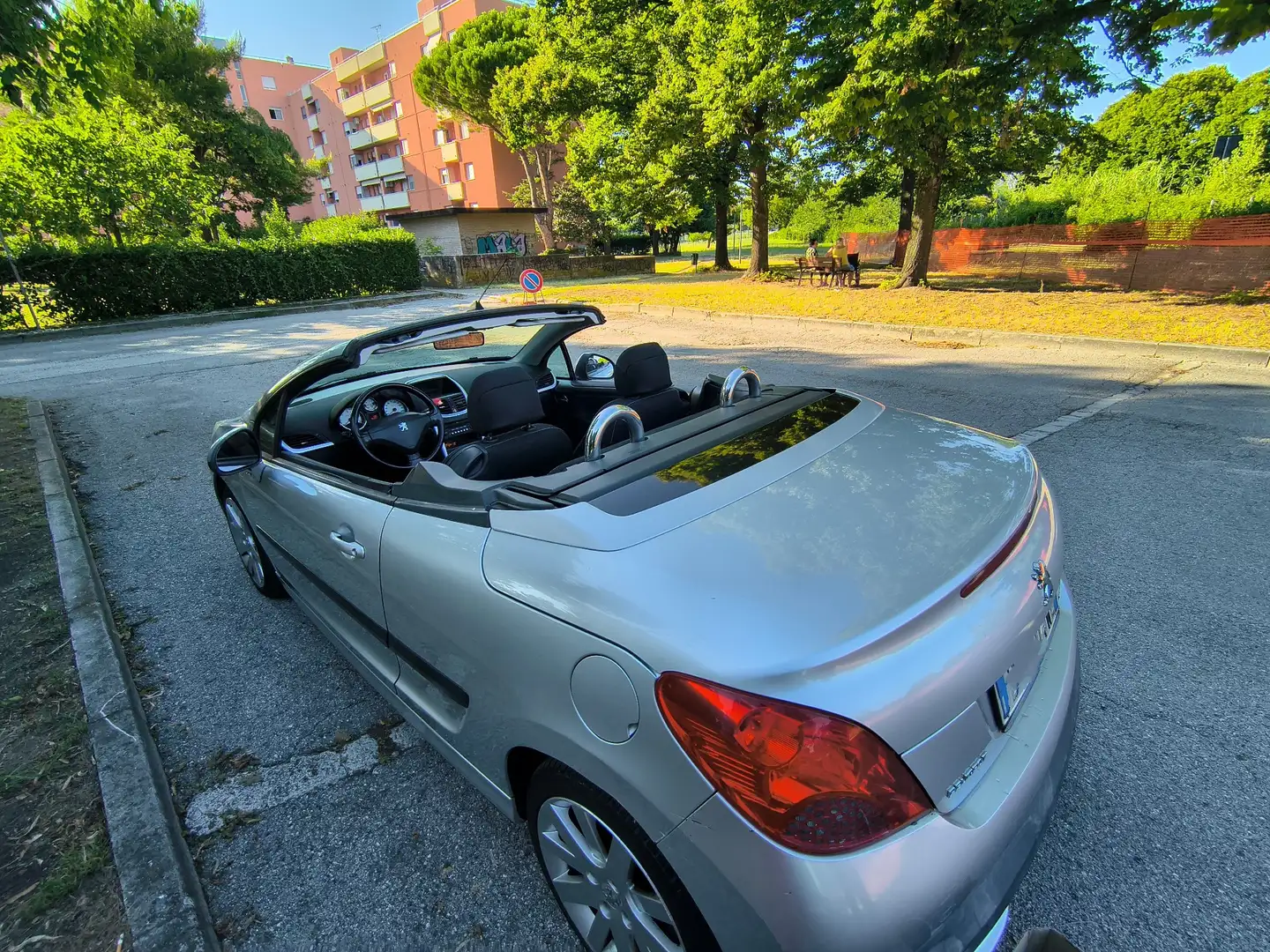 Peugeot 207 CC 1.6 hdi 8v Feline fap - 2