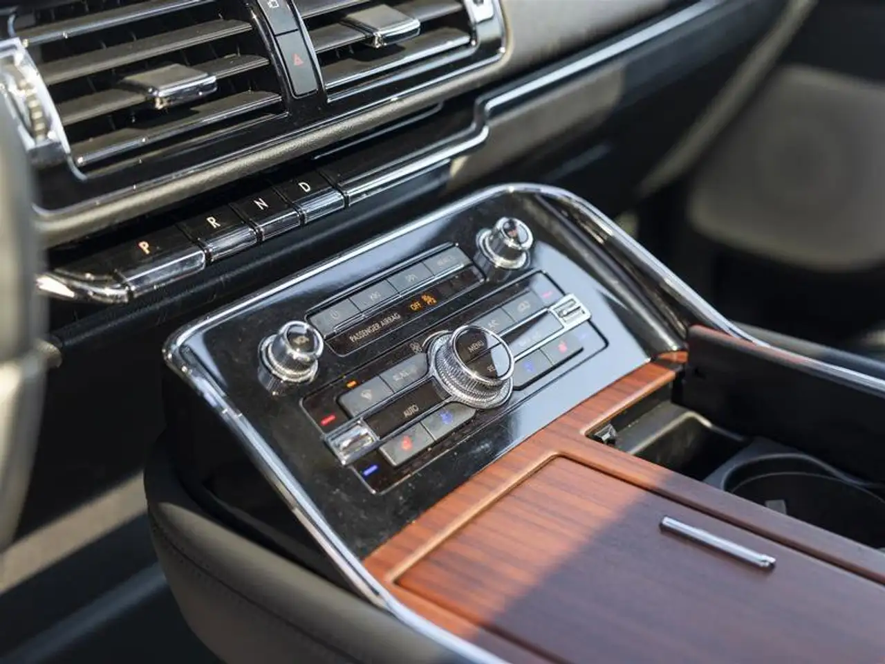 Lincoln Navigator снимка Lincoln Navigator