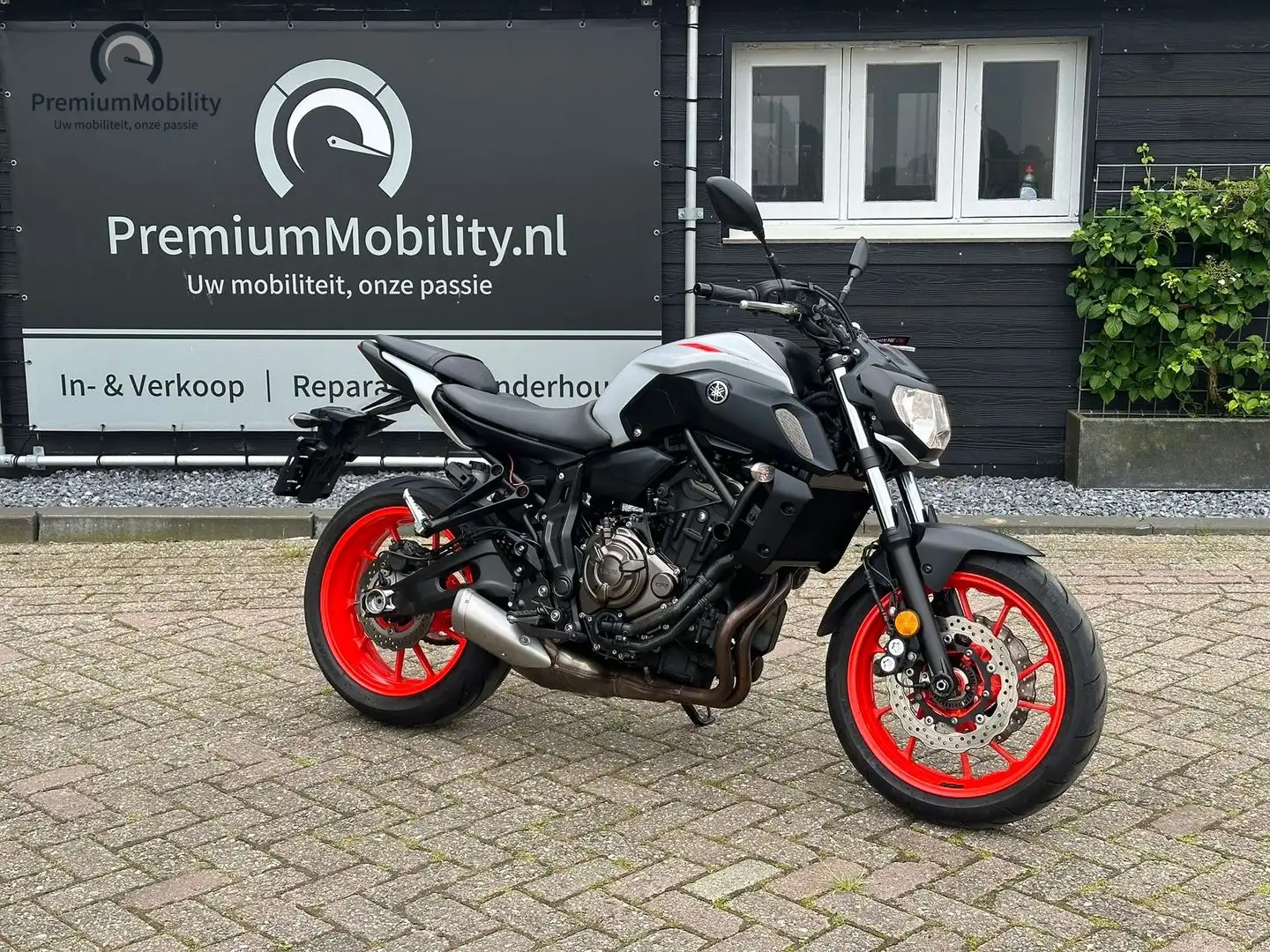 Yamaha MT-07 ABS Gris - 1