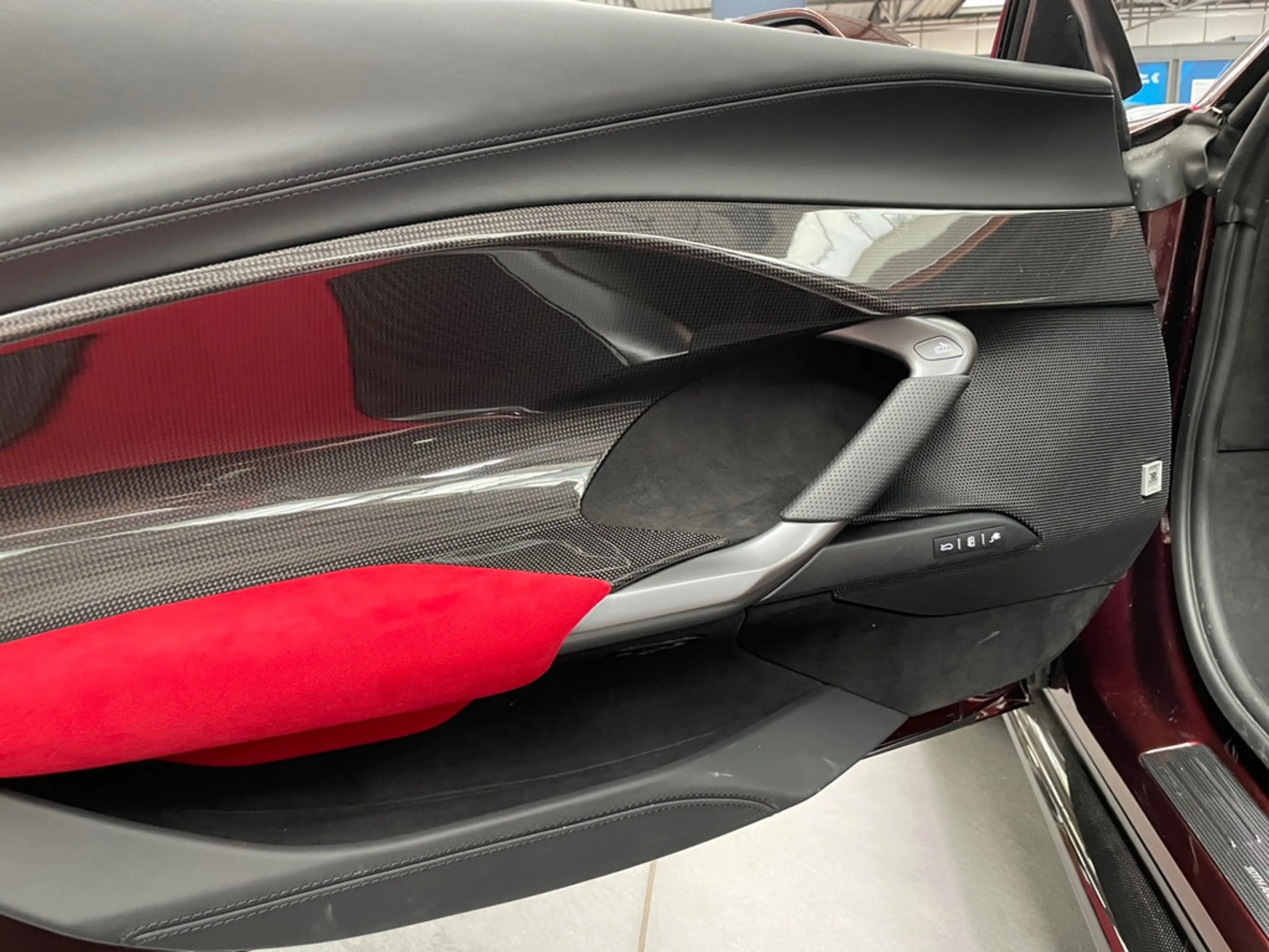 Ferrari 296 GTS Spider TM Rosso Taormina/ FULL CARBON — photo 15