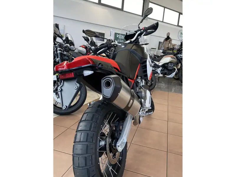Aprilia Tuono - foto 4
