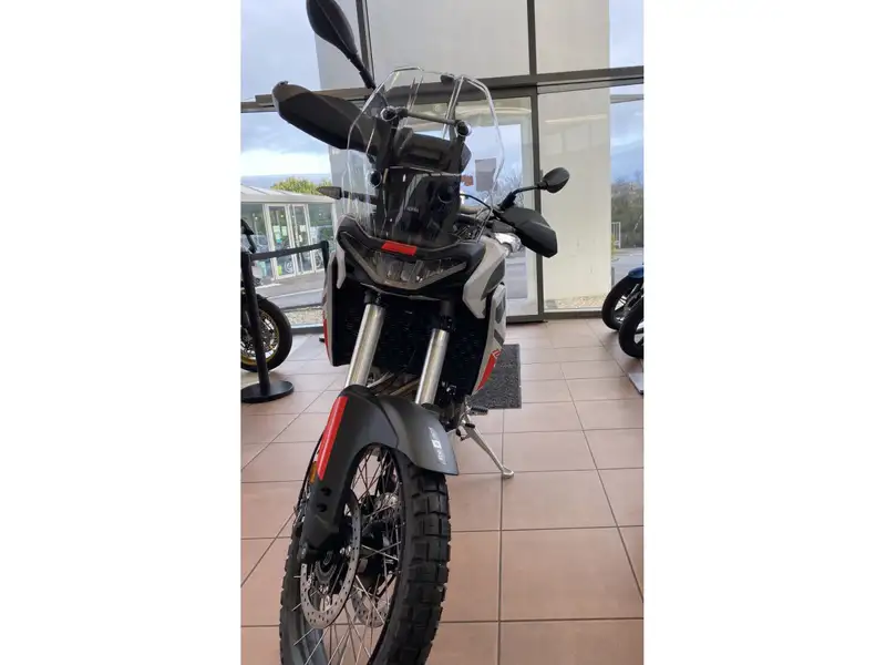 Aprilia Tuono - foto 2