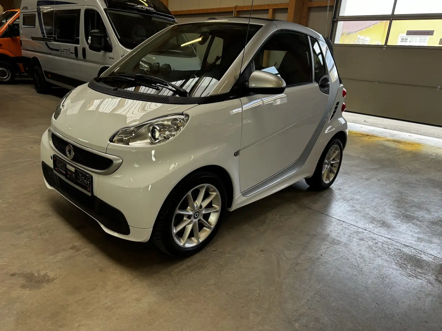 smart forTwo Cabrio electric drive Topzustand! Blanc - 1
