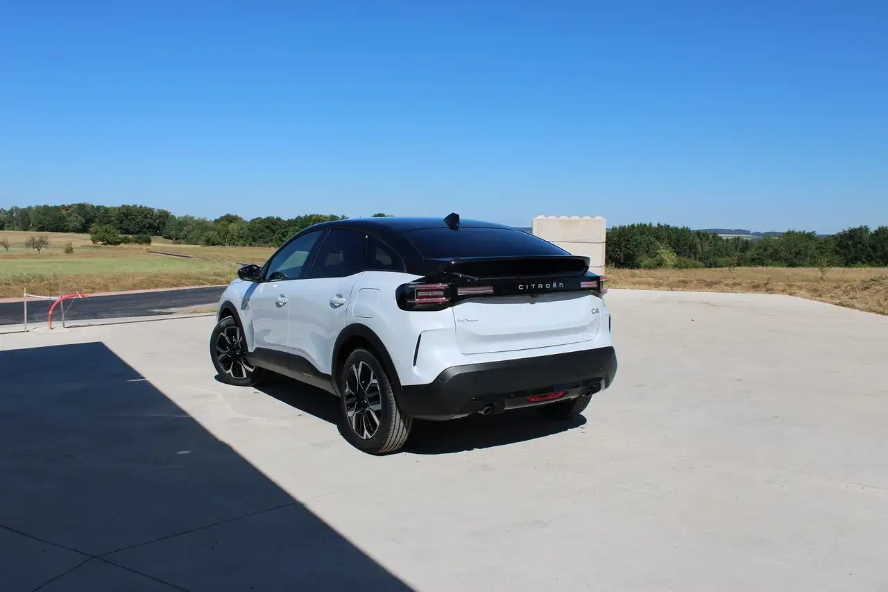 Citroen C4 Berline — photo 3
