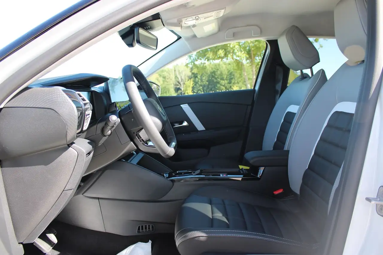 Citroen C4 Berline — photo 8