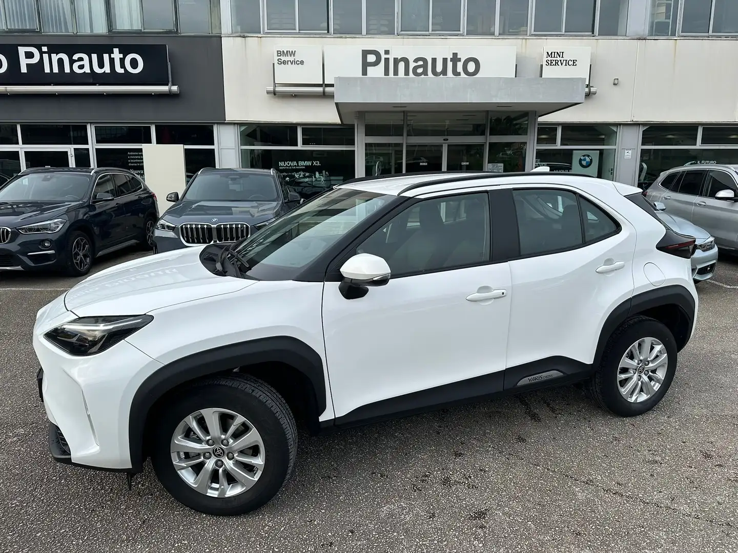 Toyota Yaris Cross Yaris Cross 1.5h Active Eco fwd 116cv e-cvt Blanco - 2
